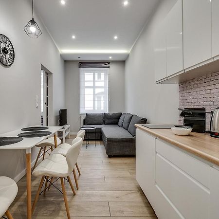 Central Platinum Apartments 8 รืบนิค ภายนอก รูปภาพ